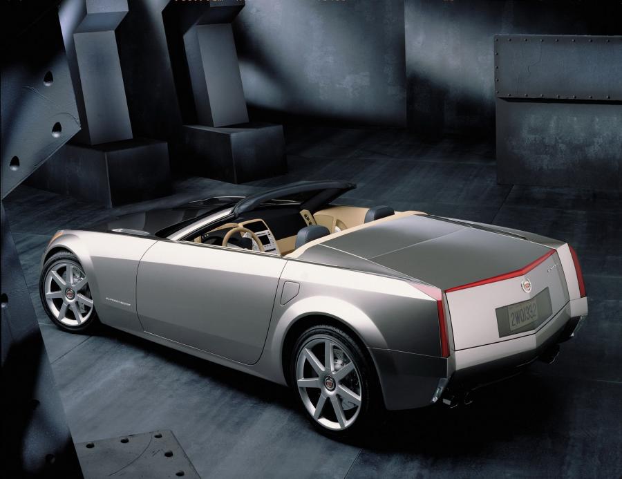  Cadillac Evoq Concept 1999 года  (фото 29 из 41)